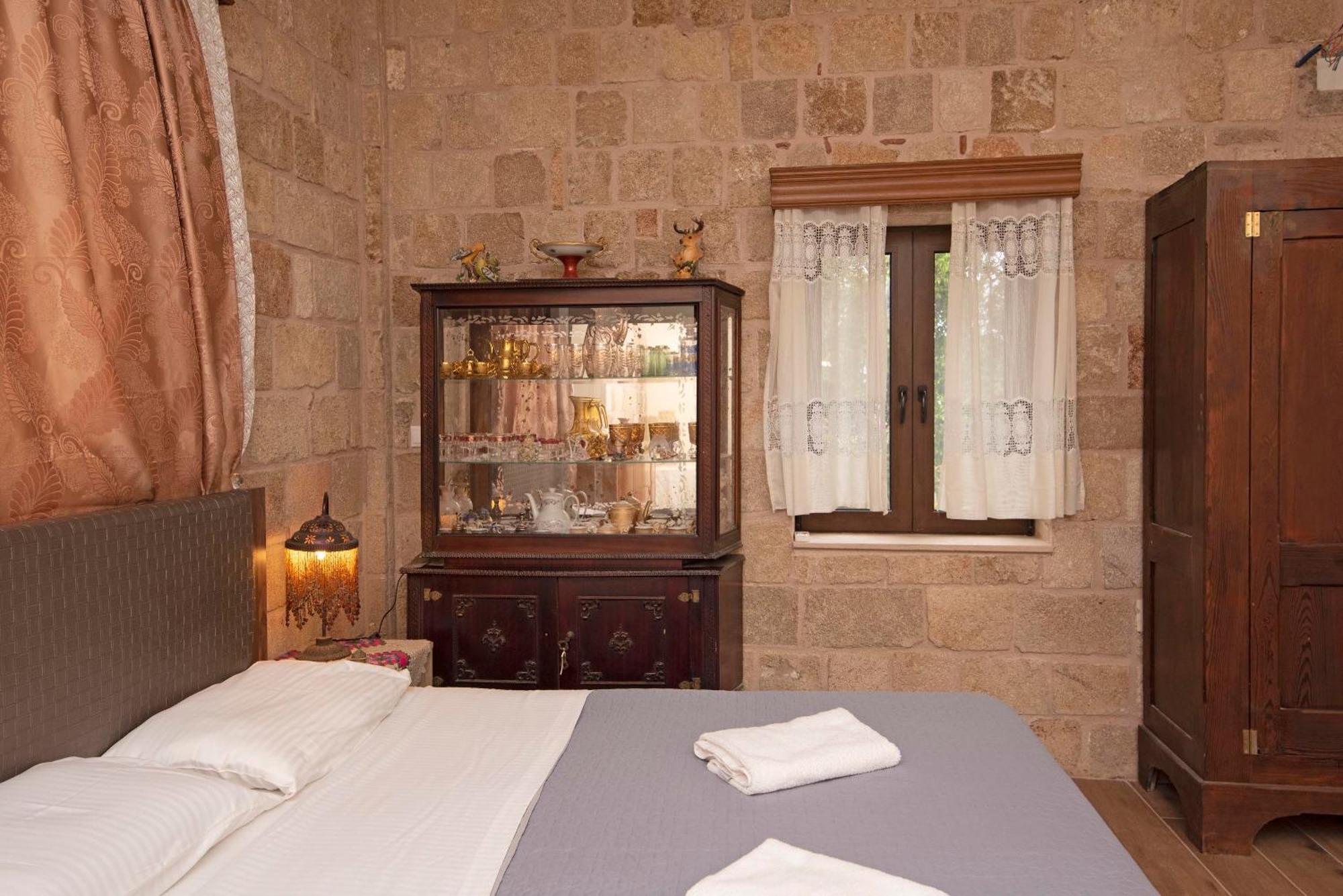 Arionos Rooms - Old Town Rhodes City Екстер'єр фото