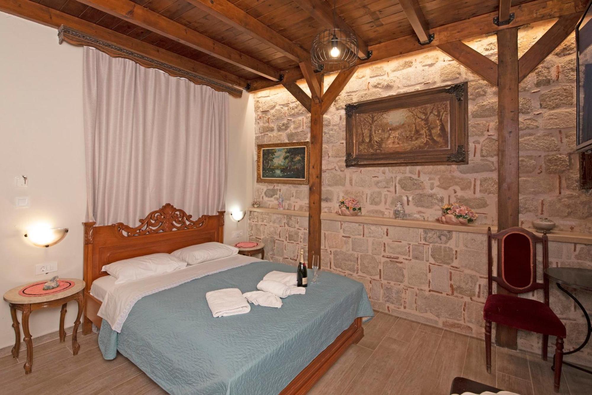 Arionos Rooms - Old Town Rhodes City Екстер'єр фото