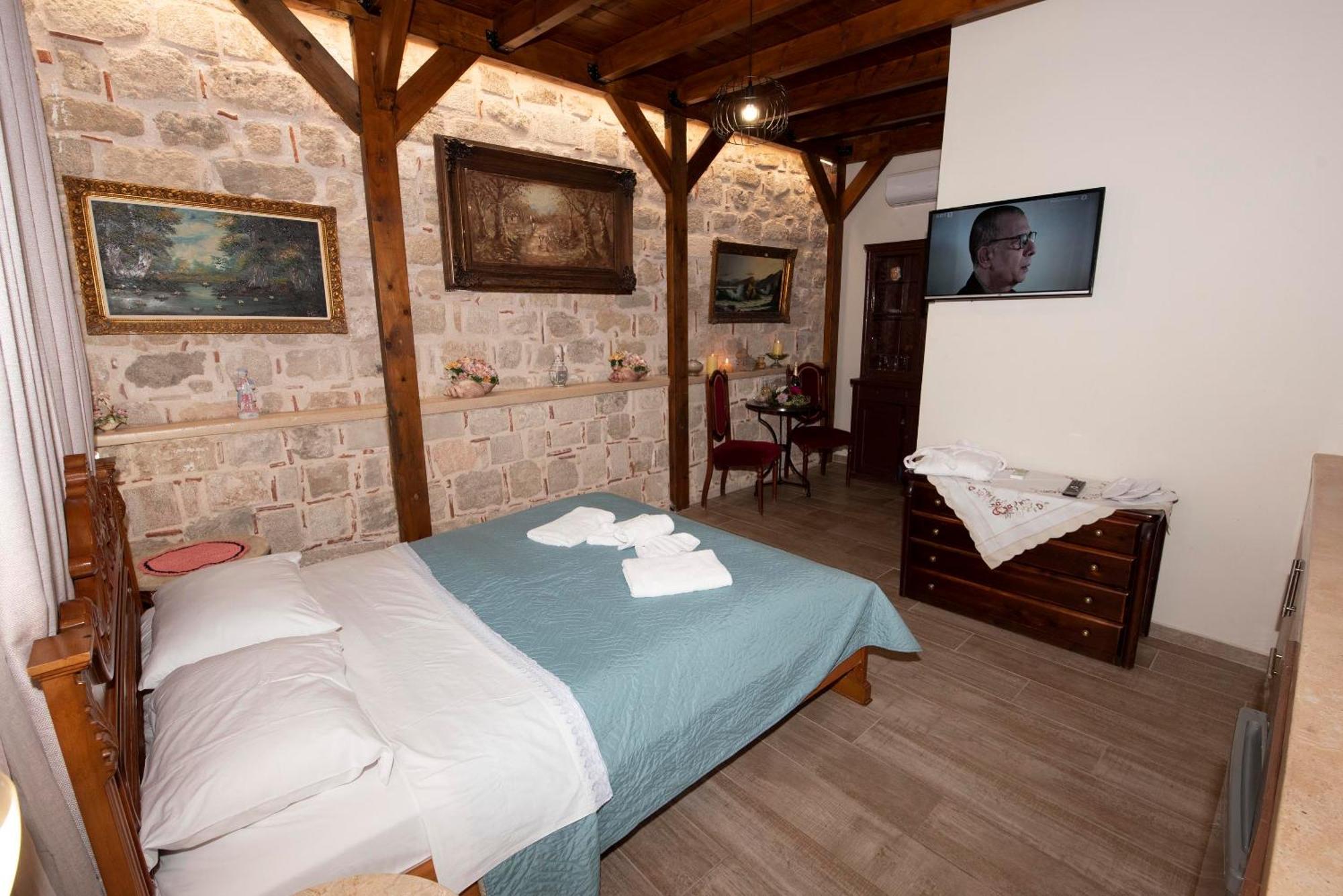 Arionos Rooms - Old Town Rhodes City Екстер'єр фото