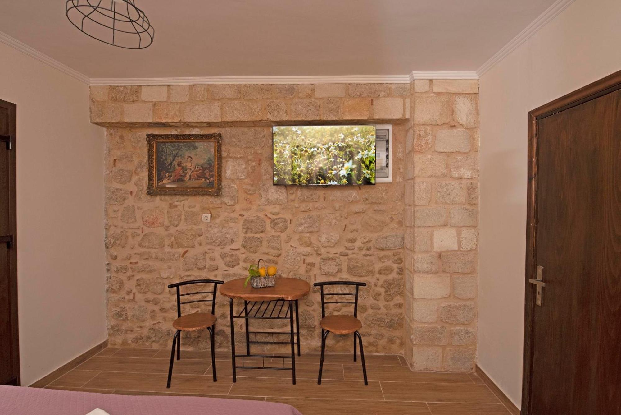 Arionos Rooms - Old Town Rhodes City Екстер'єр фото
